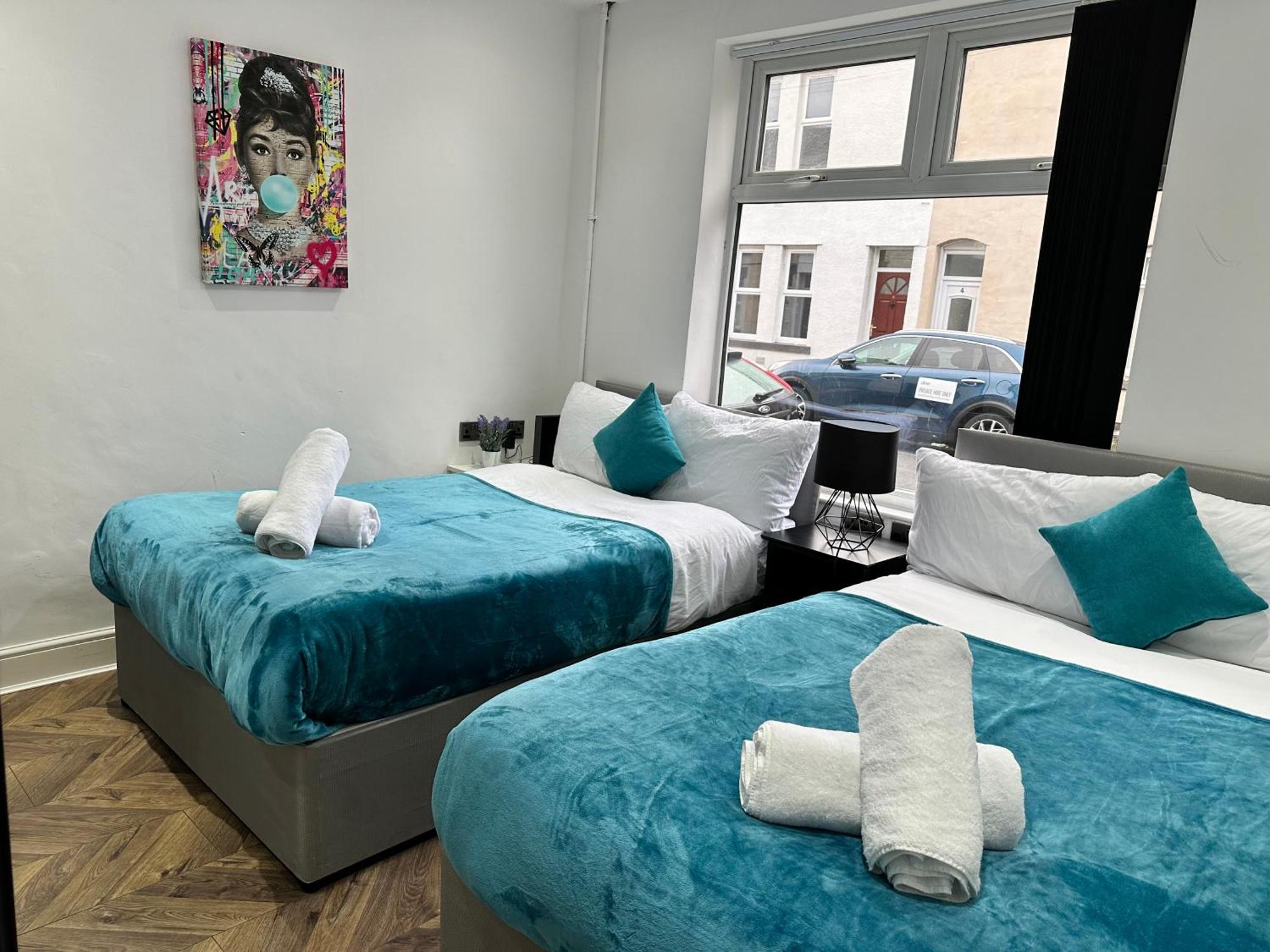4 Bed 4 Bath House With Free Parking, 5 Mins To Lfc And 15 Mins To City Centre Liverpool Eksteriør bilde