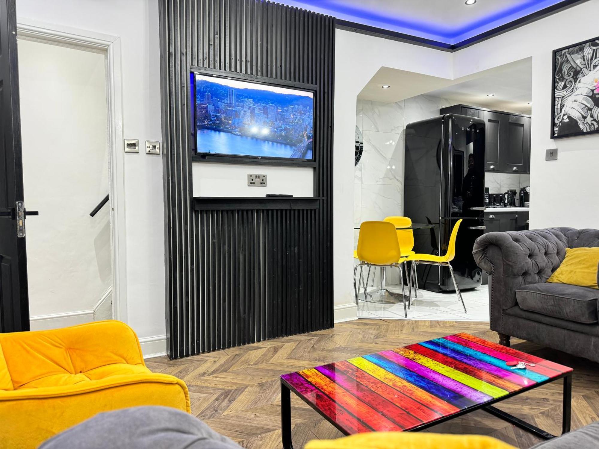 4 Bed 4 Bath House With Free Parking, 5 Mins To Lfc And 15 Mins To City Centre Liverpool Eksteriør bilde