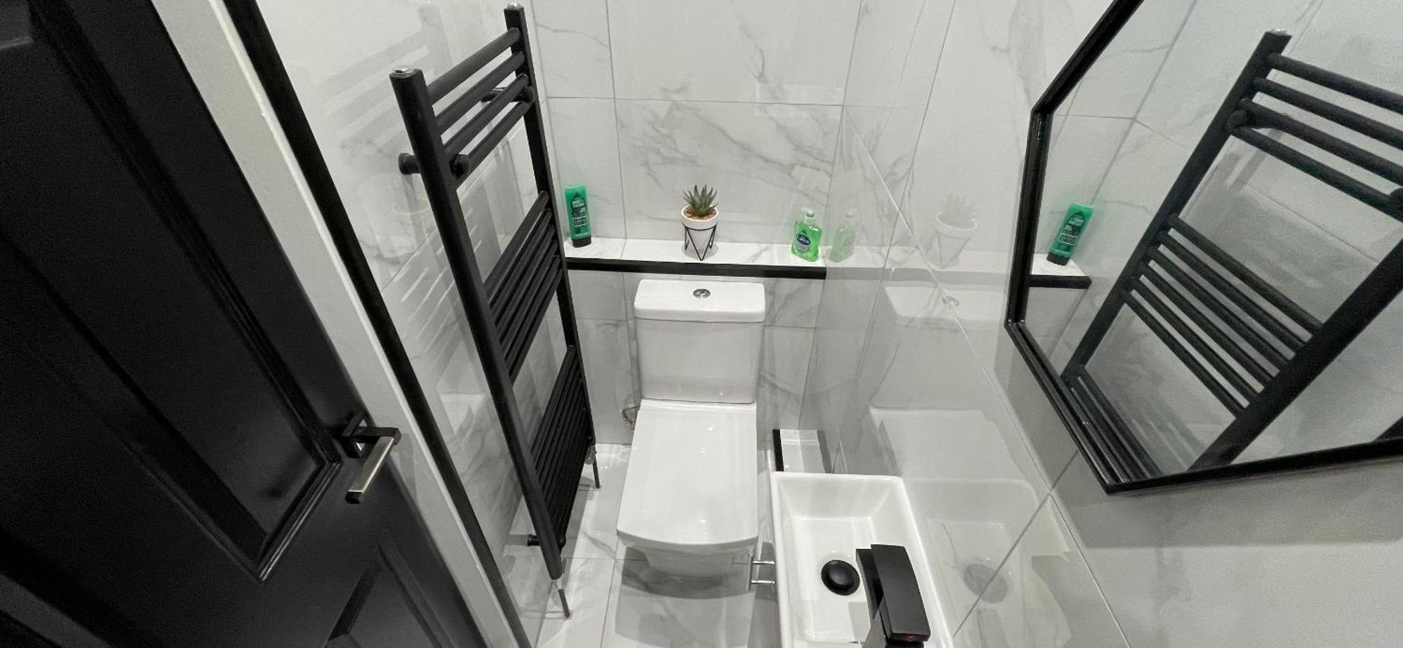 4 Bed 4 Bath House With Free Parking, 5 Mins To Lfc And 15 Mins To City Centre Liverpool Eksteriør bilde